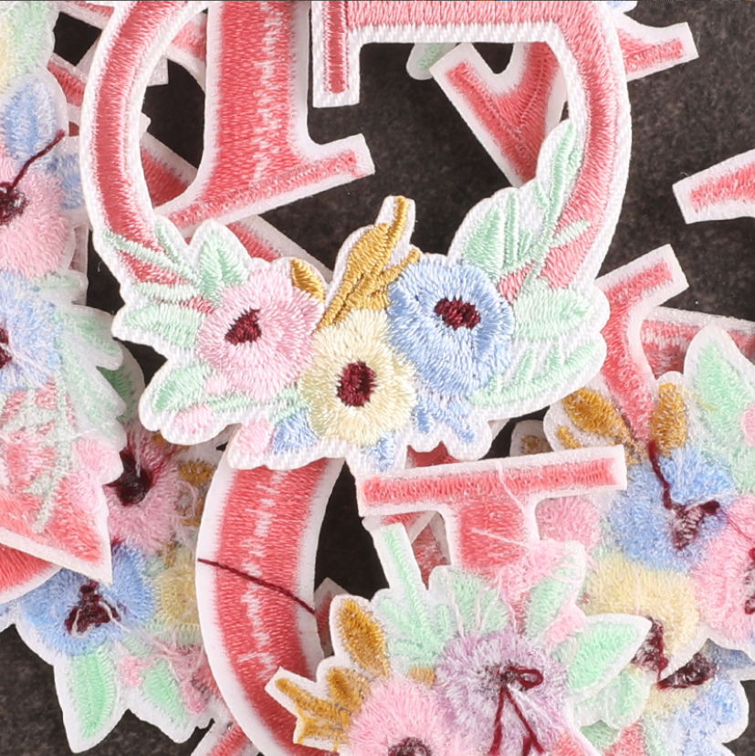 10 Pcs Pink Flowers Alphabet E - đánh giá và giá Sewing Id