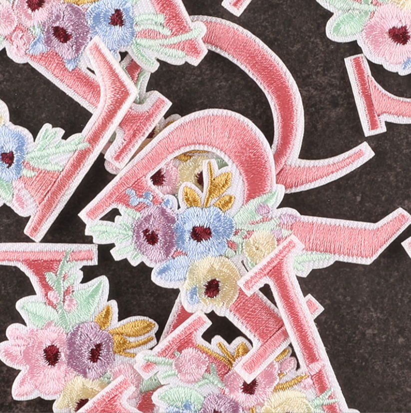 10 Pcs Pink Flowers Alphabet E - đánh giá và giá Sewing Id