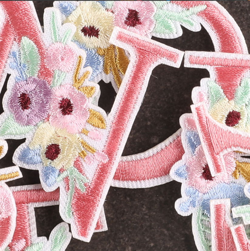 10 Pcs Pink Flowers Alphabet E - đánh giá và giá Sewing Id